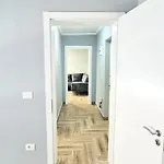 Appartamento 2v1 - 21 Dhjetori *