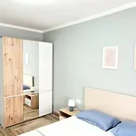 2v1 - 21 Dhjetori Tirana