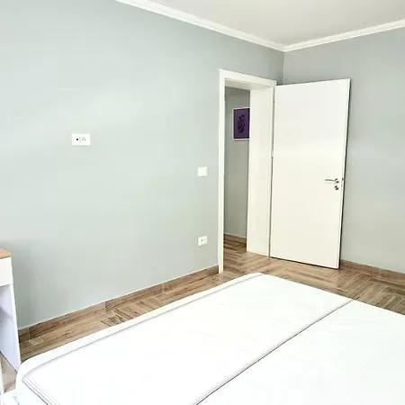 2v1 - 21 Dhjetori Appartamento Tirana