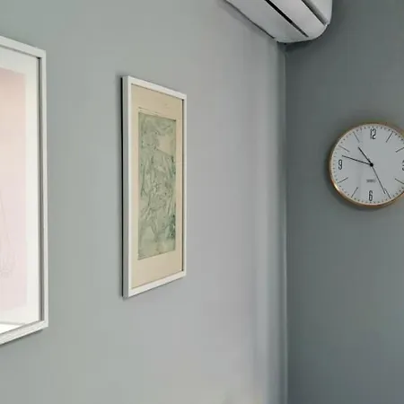 2v1 - 21 Dhjetori Апартаменты *