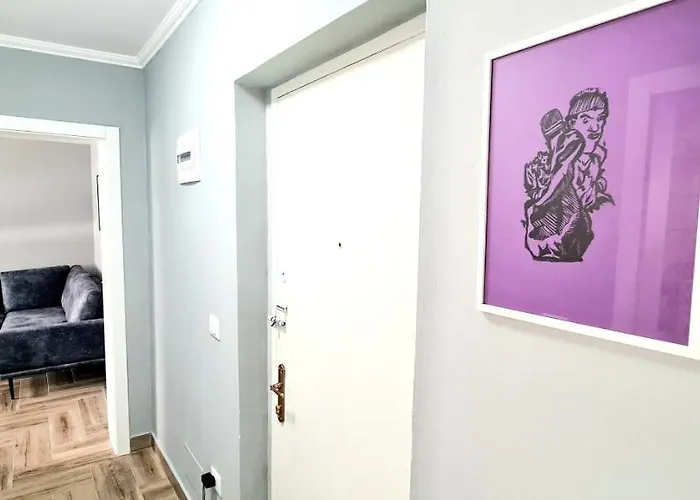 2v1 - 21 Dhjetori Тирана