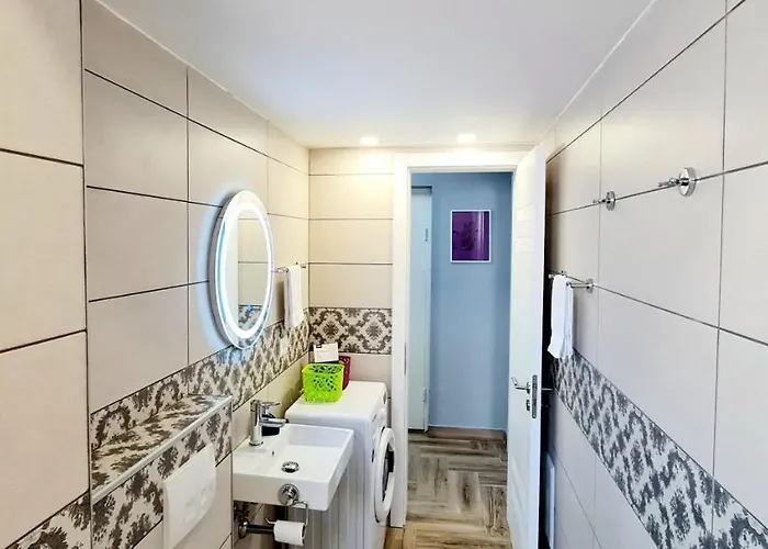 2v1 - 21 Dhjetori Апартаменты *