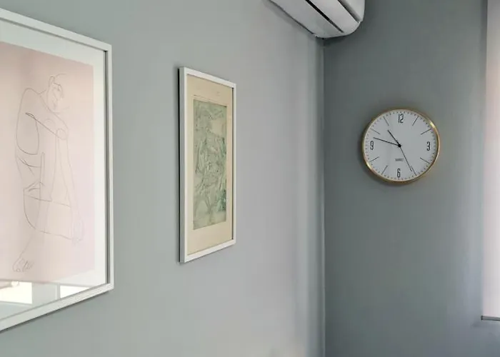 2v1 - 21 Dhjetori Апартаменты *