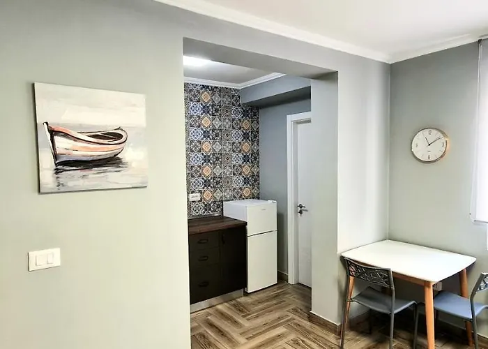 2v1 - 21 Dhjetori Apartament